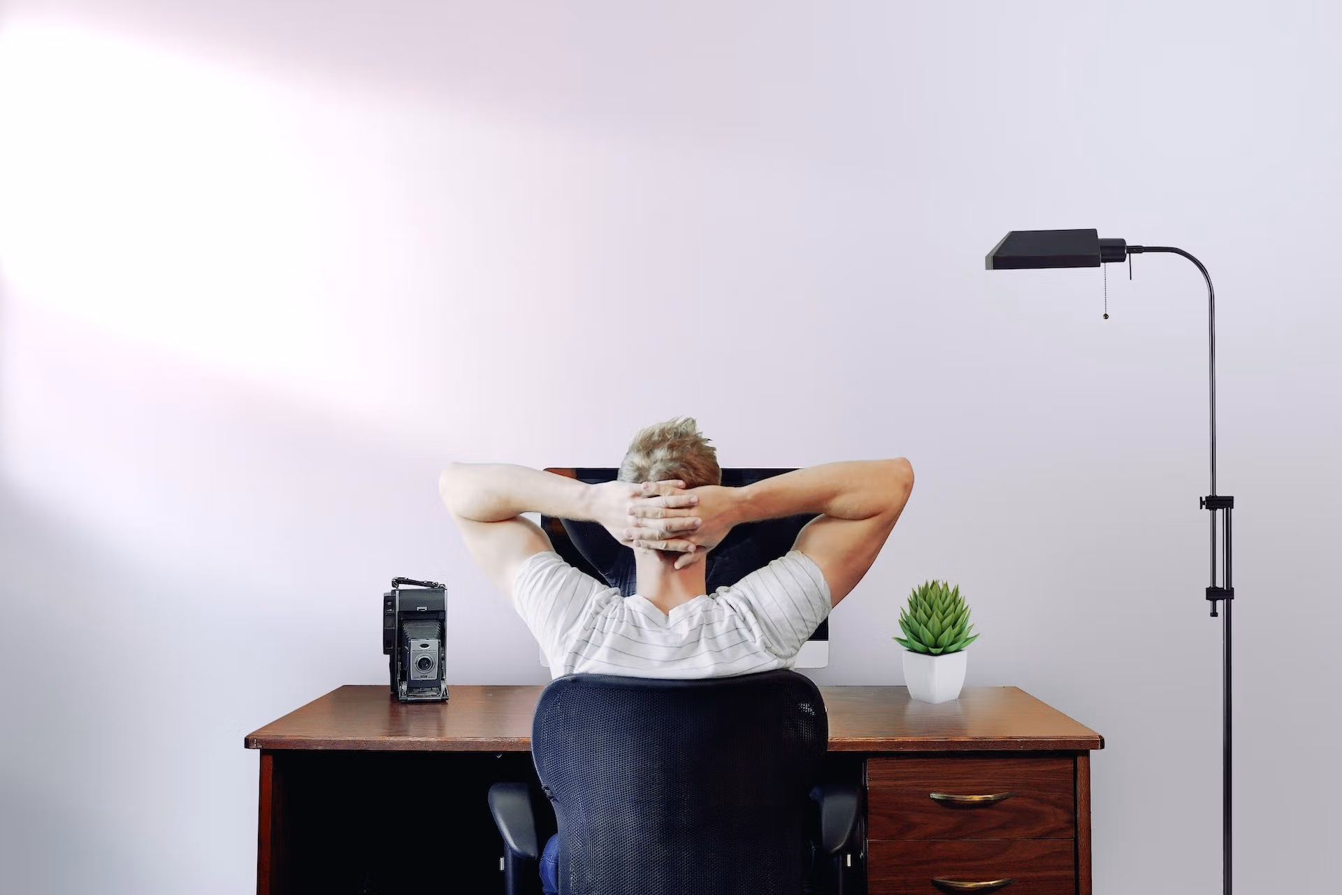 Breaking Barriers: The Crucial Role of Universal Compatibility in E-Learning